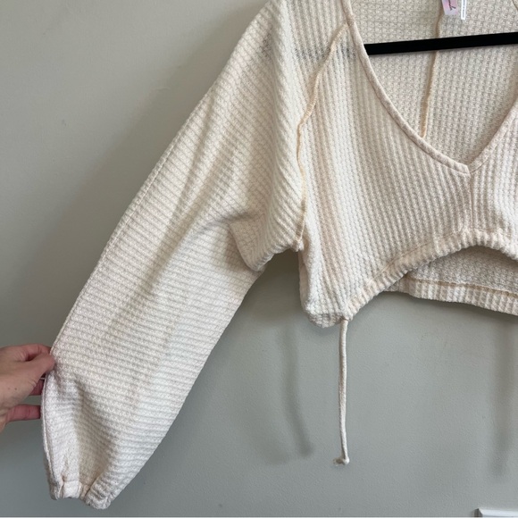 Urban Outfitters Out From Under Joey Waffle V Neck Knit Crop Top Boho Spring - Picture 2 of 5